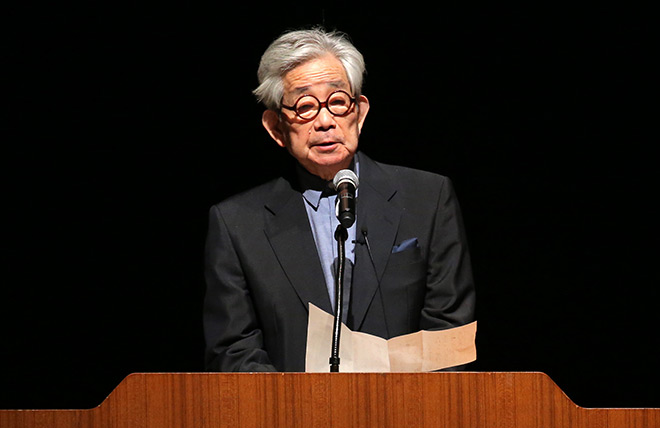 (社説)大江さん逝く 周縁から世界を見つめ 朝日ウイークリーデジタル(Asahi Weekly DIGITAL)日本語解説付きで読めて