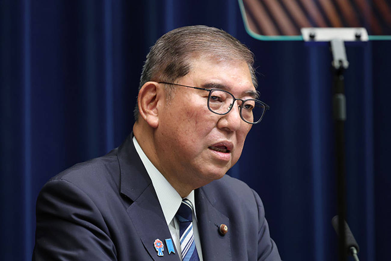 Prime Minister Shigeru Ishiba announces his intention to resign at a news conference on Sept. 7. (Takeshi Iwashita)