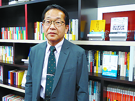 「定年英語」を書いた田代真一郎さん 仕事で使う英語ならモチベーションが続くし、上達する 朝日ウイークリーデジタル(Asahi Weekly
