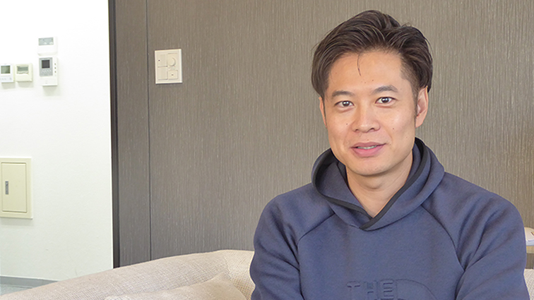 「やりたいことが見つからなければ留学しなさい。」を書いた山内勇樹さん 吸収力があるうちに海外でさまざまな体験を 朝日ウイークリーデジタル