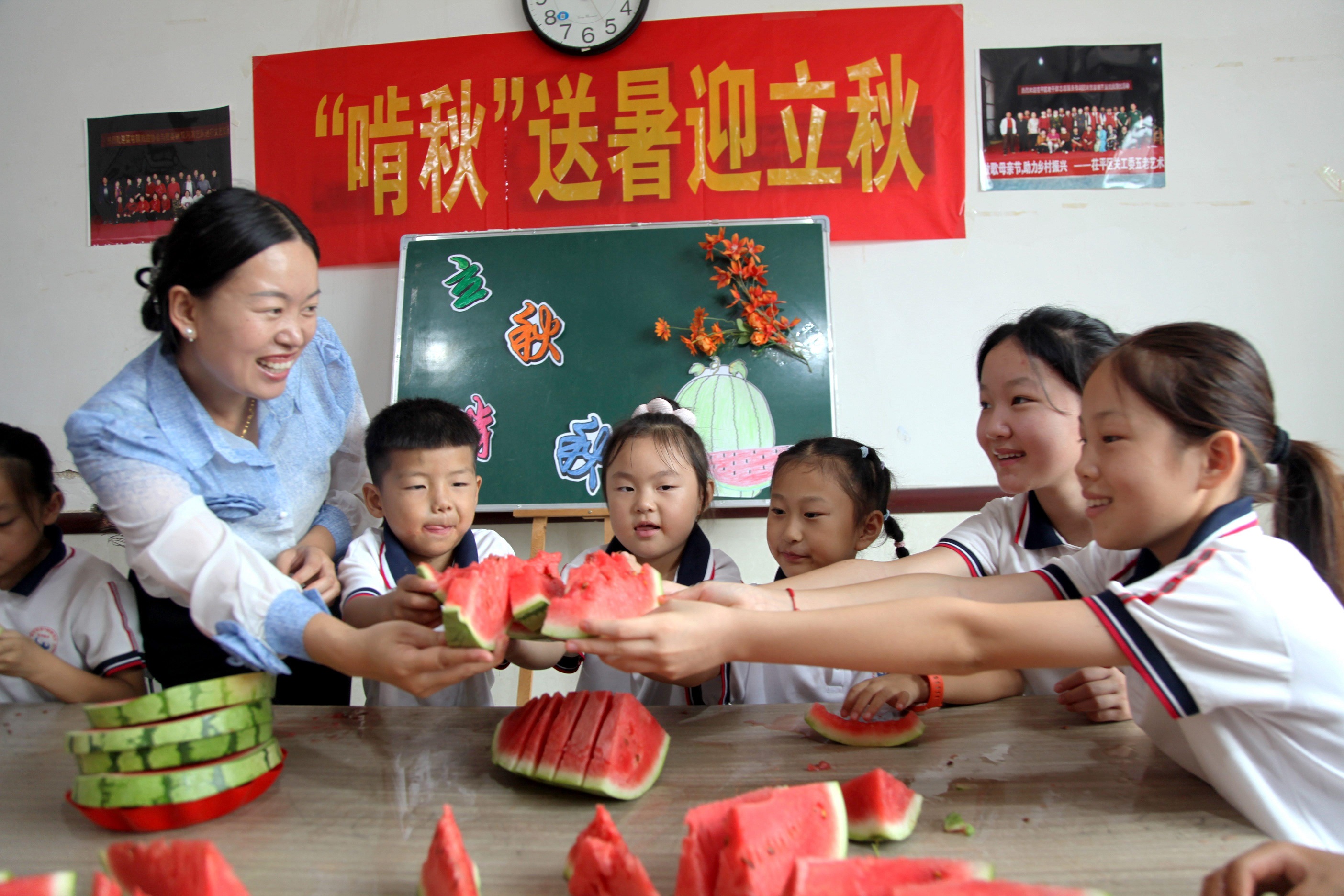 満３歳まで育児手当　中国が少子化対策で現金給付