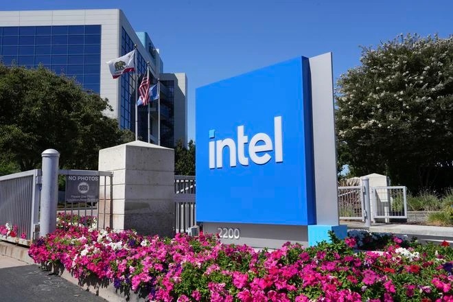 ソフトバンク、インテルに３千億円出資