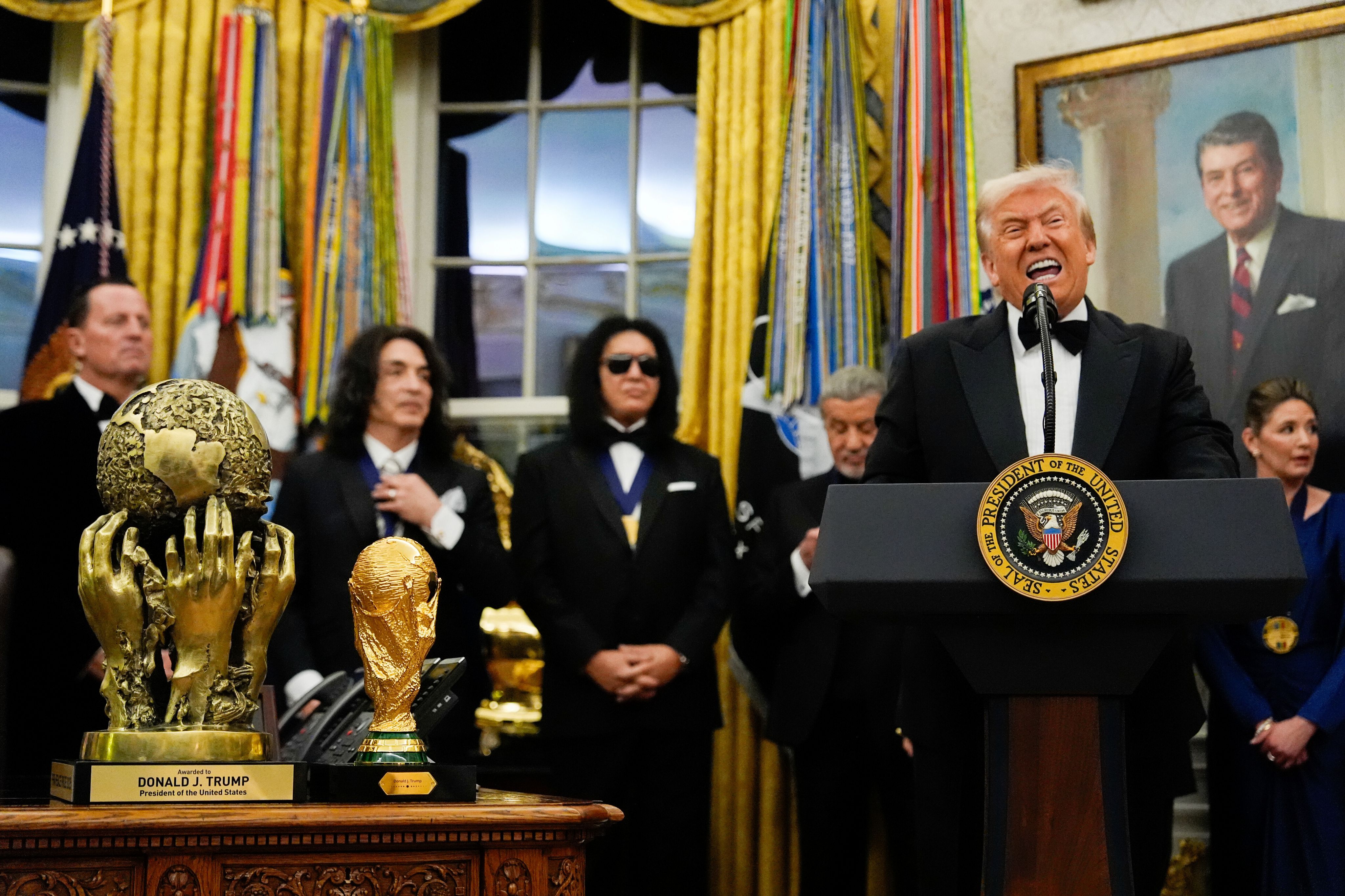 トランプ氏に「平和賞」　FIFAから