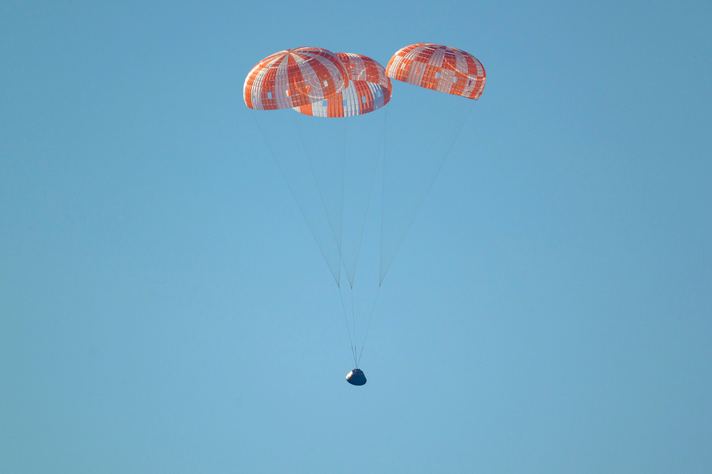 「アルテミス２」歴史的任務から無事帰還