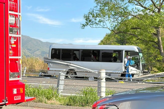 福島の磐越道でバス事故　新潟の高校生死亡