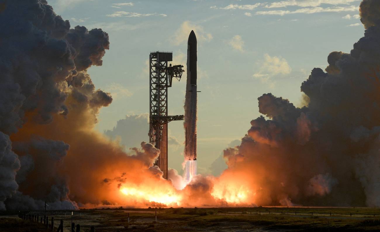 SpaceX’s supersized Starship launches 1st flight into orbit but ends early