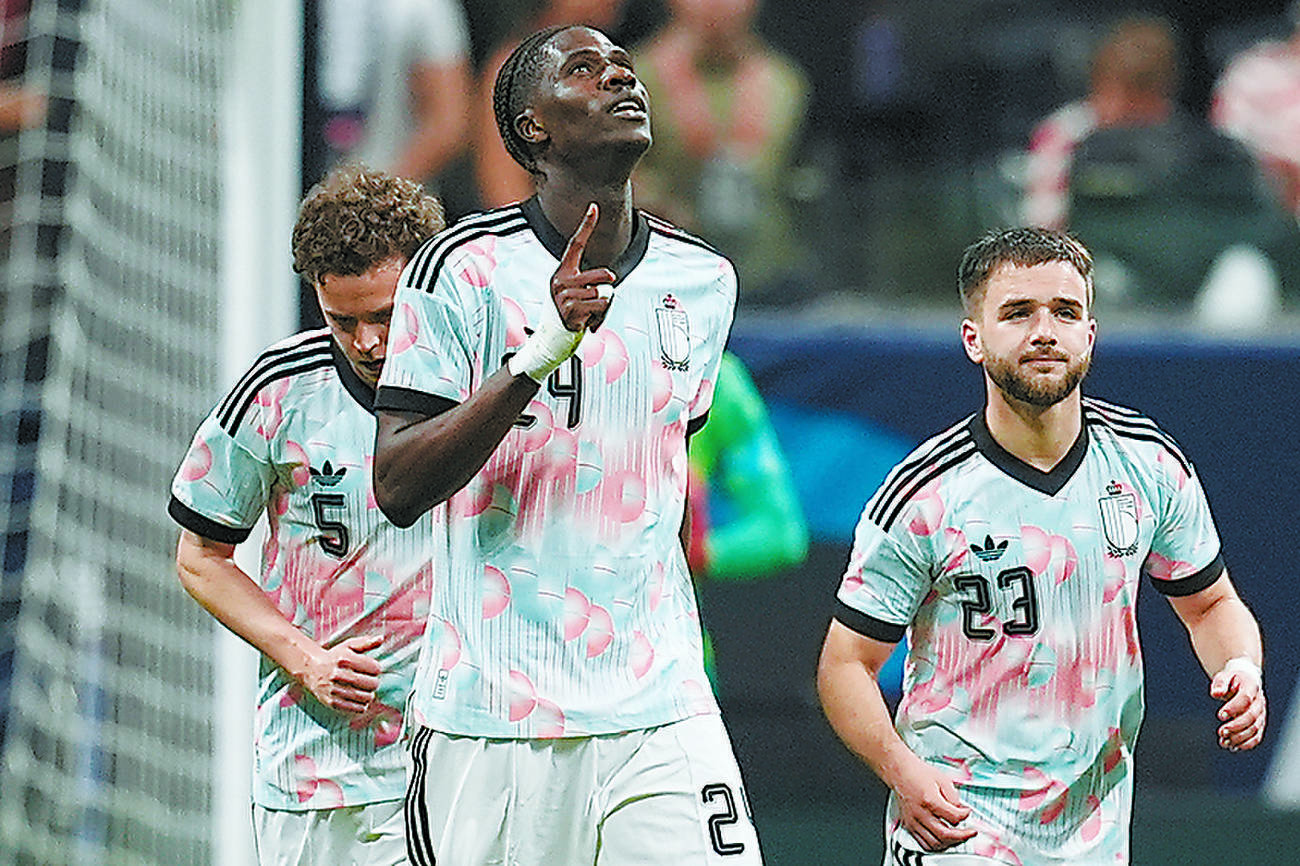 サッカー・ベルギー代表が新ユニホーム　でも「そうじゃない」の文字