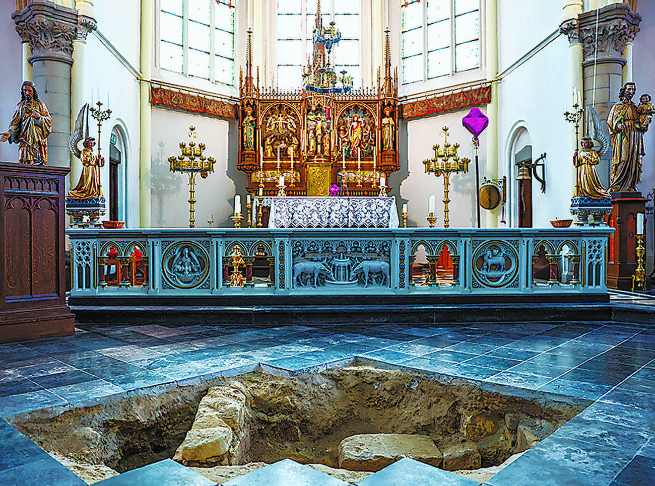 「三銃士」主人公のモデルの遺骨か　オランダの教会で発見