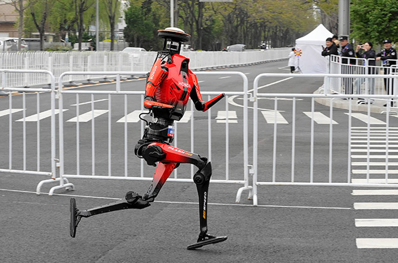 天声人語）ロボットと人間のマラソン | 朝日ウイークリーデジタル